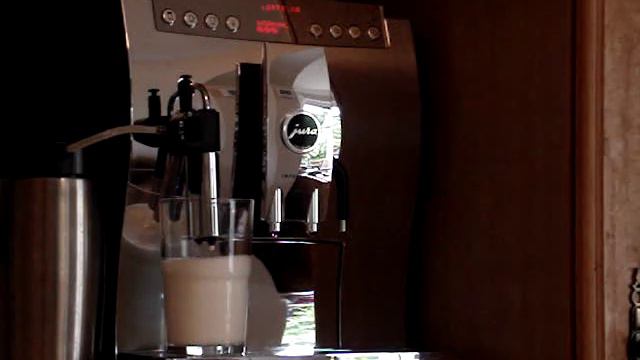 Jura Z5 Latte Macchiato - One Touch Coffee