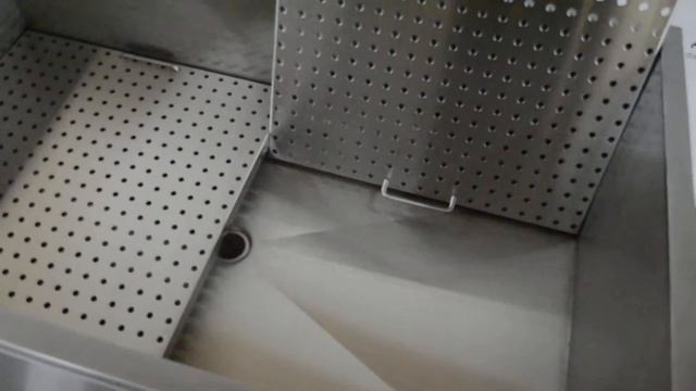 Бокс для мойки габаритной тары и форматной оснастки. мебель нержавеющая фармацевтическая GMP. смотреть онлайн