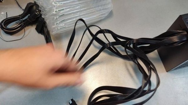 DEEPCOOL PF750 80+ Распаковка и мини обзор блока питания