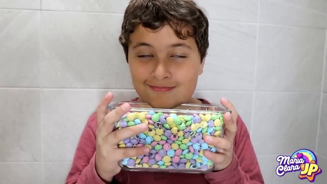 Maria Clara e JP no chuveiro mágico de M&M's ♥ Kids Pretend Play Magic Shower والدش السحري !!! смотреть онлайн