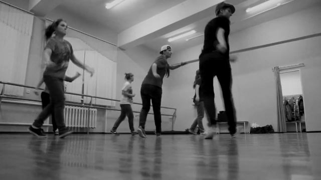 Evolvers Dance School - House - Danny Howells - Psychoticbump (Andreas Saag Reachin remix) смотреть онлайн