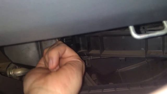 Como cambiar el Filtro de A/C en un Suzuki Swift смотреть онлайн