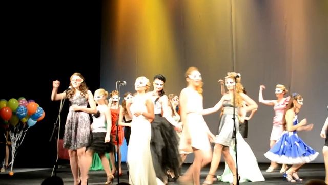 Школа № 38 - Мамбо Италия (Выпускной 2012) смотреть онлайн