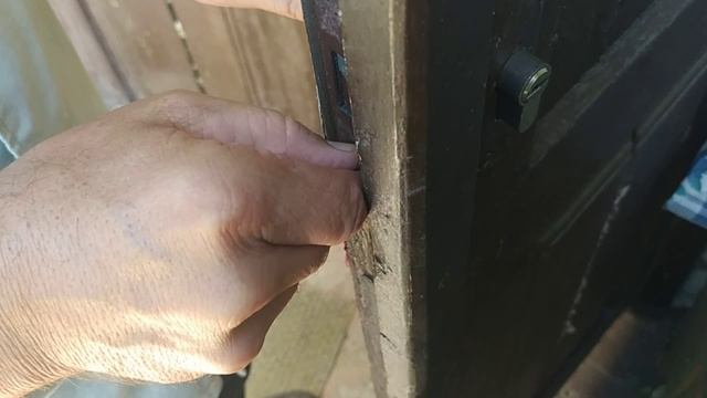 замена замка дверного