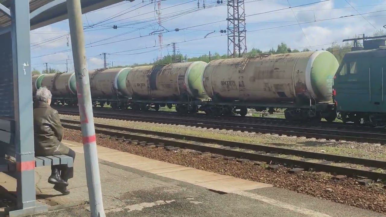 про электрички. вчера я видел цветущую яблоню смотреть онлайн