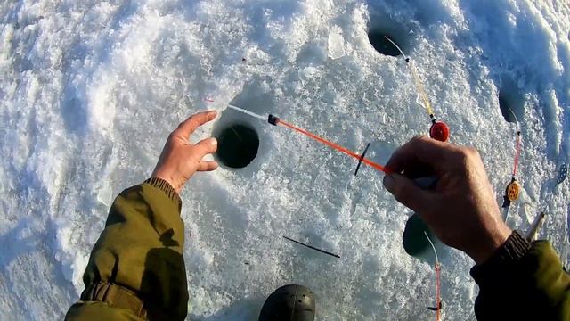 Рыбалка в Осколково. Бешеный клёв карася! 04.03.2021. смотреть онлайн