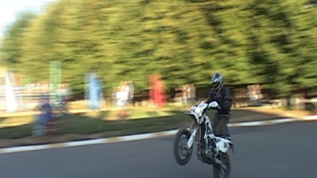 Любители американских автомобилей и мотоциклов провели фестиваль «Рожденный быть диким" смотреть онлайн