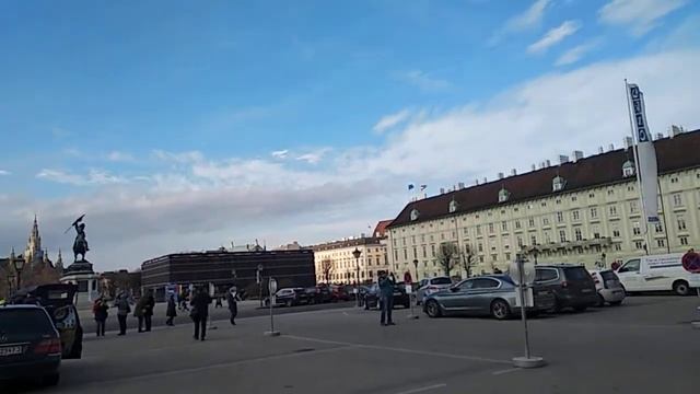 Австрия, Вена. Имперский стиль - здание Национальной австрийской бибилиотеки. смотреть онлайн