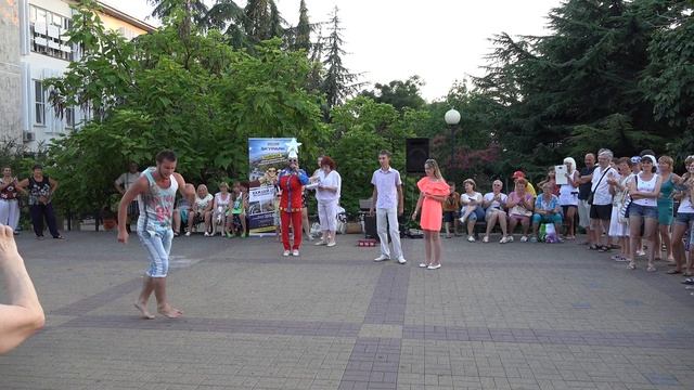 Танцор диско. 4K Sony FDR-AX100E смотреть онлайн