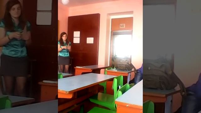 Перемена вшколе заснял одноклассницу ахх она жгет! смотреть онлайн