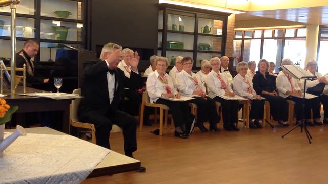 Anton Kievits bariton zingt Im Tiefen Keller. смотреть онлайн