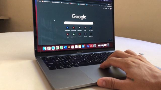 MacBook Pro Touch Bar A1706 смотреть онлайн