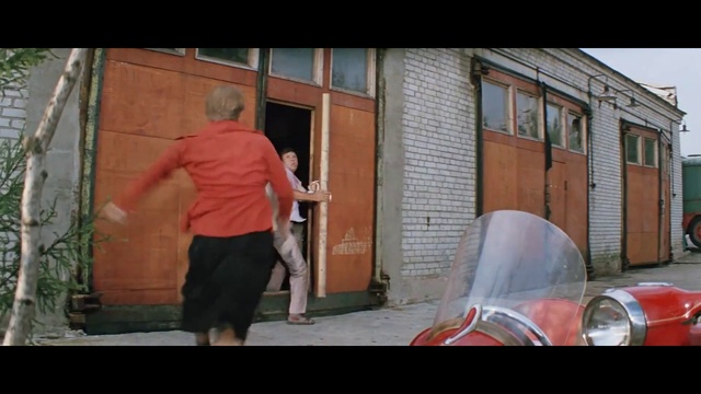 13.У вас ус отклеился смотреть онлайн