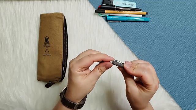 What's in my pencil case (essentials only!!!) смотреть онлайн