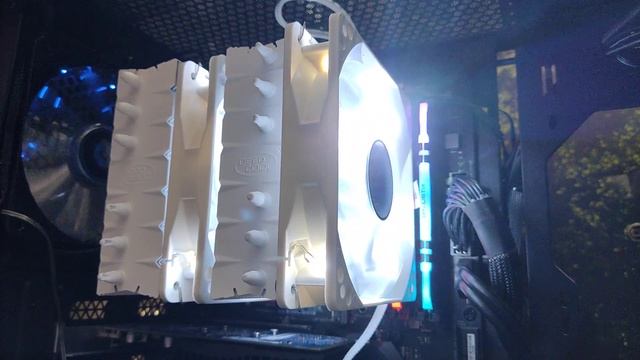Видео работы вентиляторов кулера DEEPCOOL Neptwin WH на максимальных оборотах 1562rpm и 1315rpm смотреть онлайн
