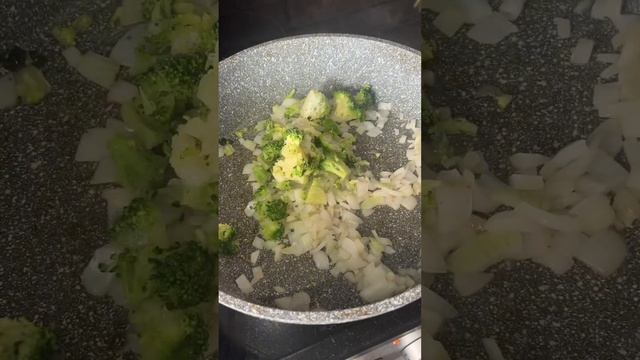 Как приготовить полезный крем-суп из кабачка, шпината и брокколи #shots #tiktok #правильноепитание