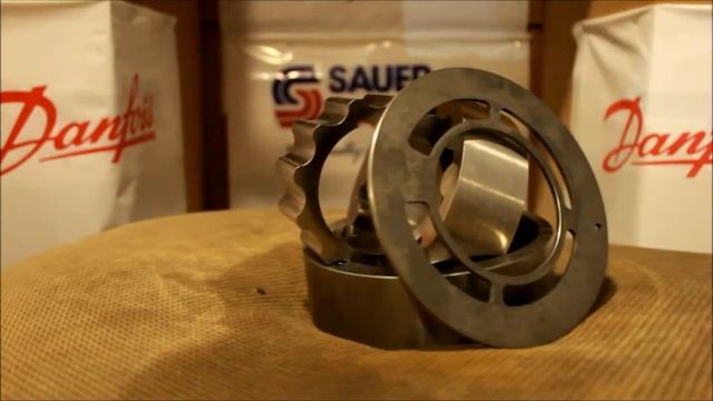 Насос подпитки для 90PV250 65 куб см SauerDanfoss смотреть онлайн