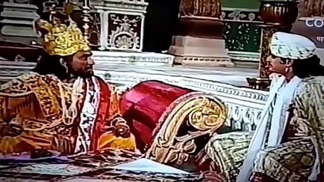 King Viraat Hits Dharmraaj Yudhisthir For Comparing His Son Uttar And Brihannala смотреть онлайн