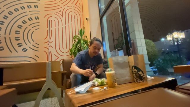 LARGEST & TALLEST AQUARIUM and FOUNTAIN IN THE WORLD | ALBAIK | STARBUCKS | ROOM TOUR #jeddah #KSA смотреть онлайн