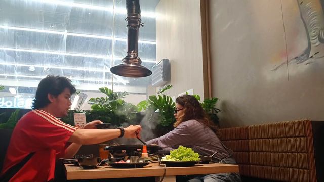 FIRST TIME makan di EatBBQ PARADIGM MALL || PART 2 Travel Vlog смотреть онлайн