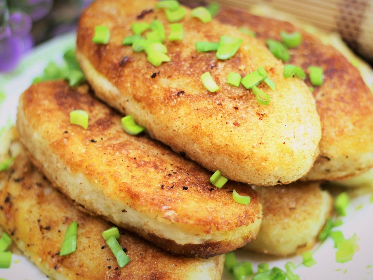 Как правильно готовить зразы? картофельные с мясной начинкой?Приятного просмотра. смотреть онлайн