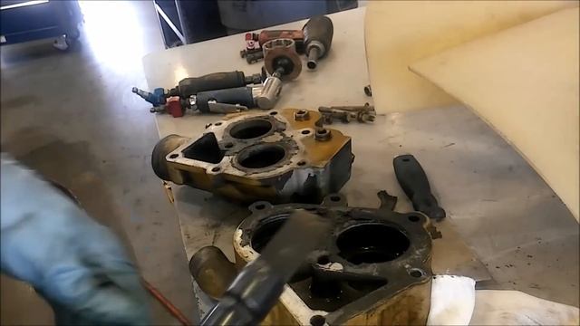How To Change 3406 and C15 Thermostats. Cat Thermostat Remove and Installation. смотреть онлайн
