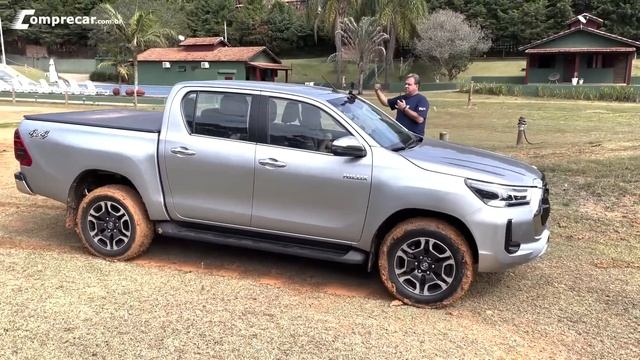 Avaliação: Toyota Hilux SRX Diesel - Teste completo no off-road 4x4 смотреть онлайн