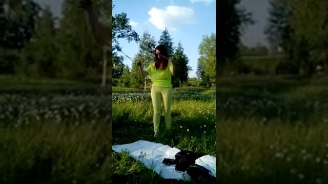 Учусь крутить пои. Качелька. ^_^ смотреть онлайн
