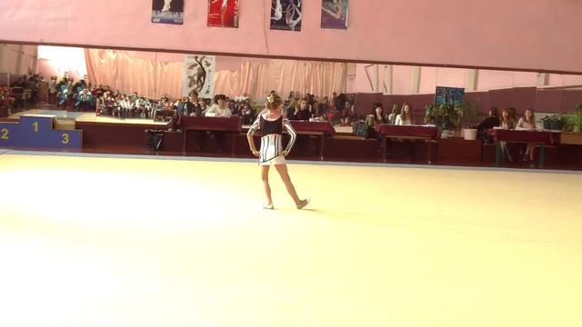 художественная гимнастика . Макарская Лилия . 7 лет. смотреть онлайн