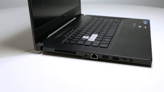 Какой Ноутбук Выбрать в 2022 году Для Игр и Учебы? Игровые ноутбуки на RTX 3060 / Рынок Ноутбуков смотреть онлайн
