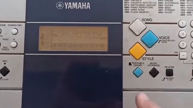 Como trocar os ritmos "style" já carregados no PSR-E323 смотреть онлайн