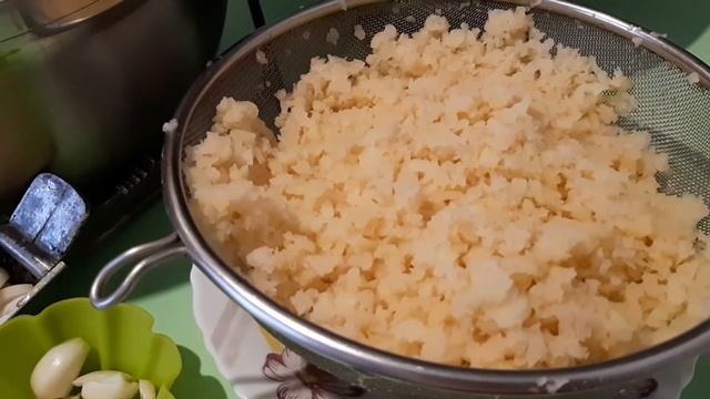 Вкуснейшие вареники с сырым картофелем и салом. смотреть онлайн