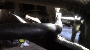 Suzuki Grand Vitara 2008 2.0 - замена передней стойки стабилизатора