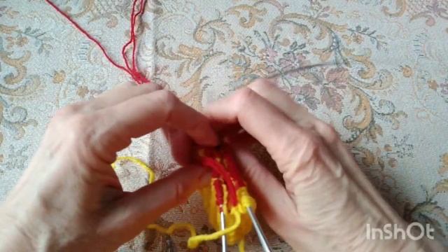 Носки методом хеликс//Вязание по спирали на круговых спицах//два цвета нити//вяжем вместе. смотреть онлайн