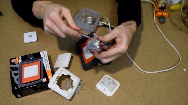 Ремонт светодиодного LED прожектора 20W.Прожектор светодиодный уличный.Гасящий конденсатор.JazzWay смотреть онлайн