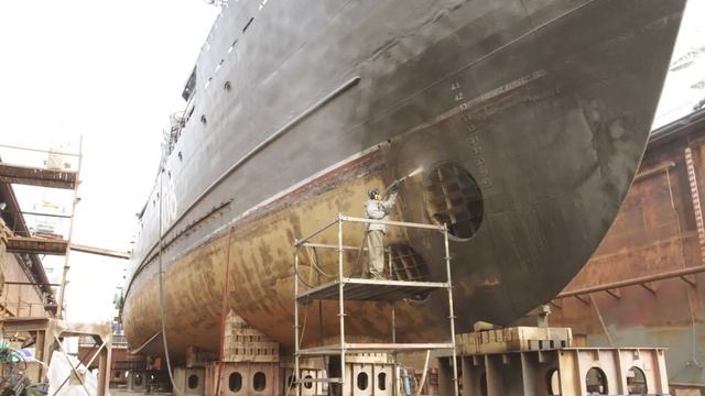 Очистка днища корабля пескоструйным аппаратом Energy-Blast 300/12/63