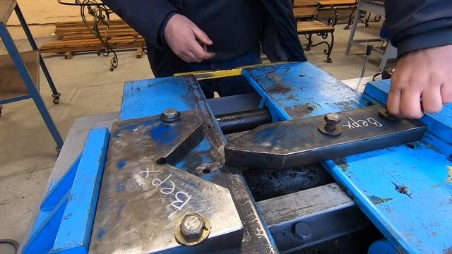 Гибка Квадрата на станке для холодной ковки.Мощнейший станок. Холодная ковка на прессе смотреть онлайн