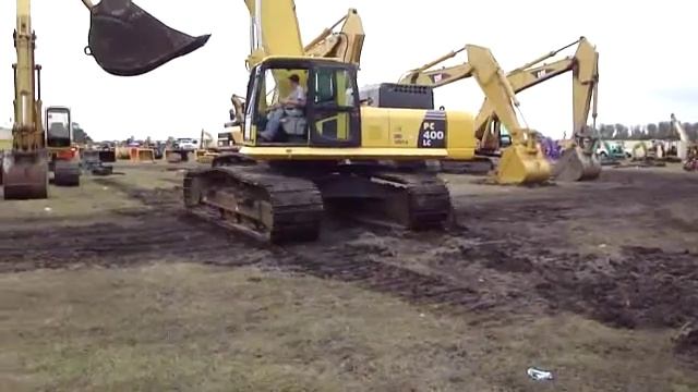 Komatsu PC400 Excavator смотреть онлайн