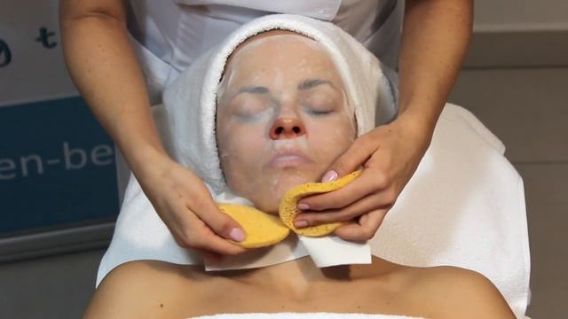 Janssen Cosmetics CZ - Aplikace Kolagenové Masky