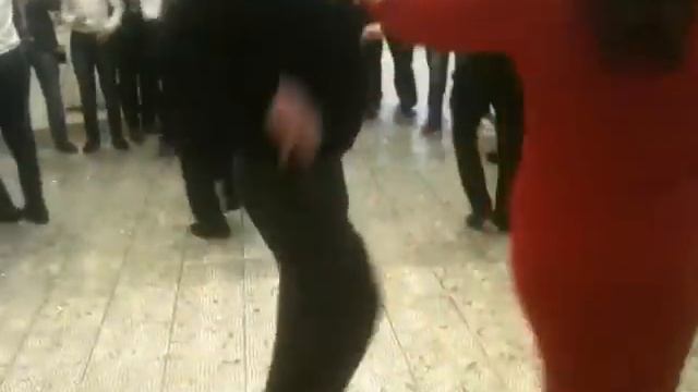 Танец моих одноклассников спустя 31 лет после школы смотреть онлайн