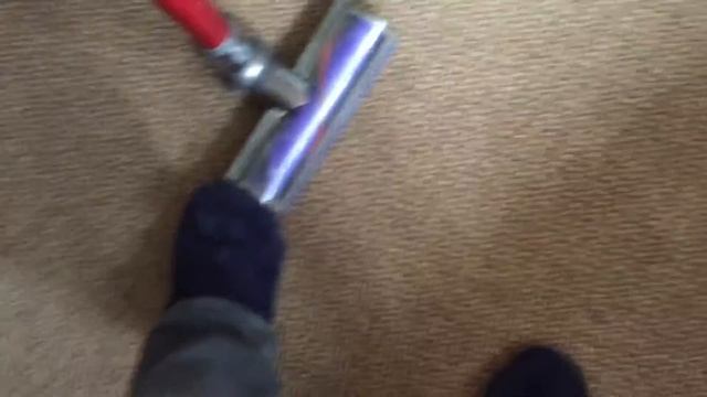 Dyson V6 Total Clean dirt pick up test with all tools supplyed смотреть онлайн
