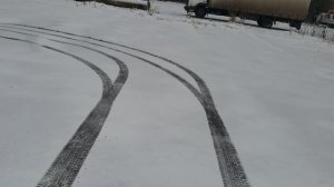 Смещение задних колес в сторону центра поворота, которое нужно учитывать при каждом повороте