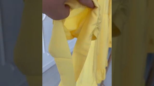 Обзор желтого платья с воланами и рюшами смотреть онлайн