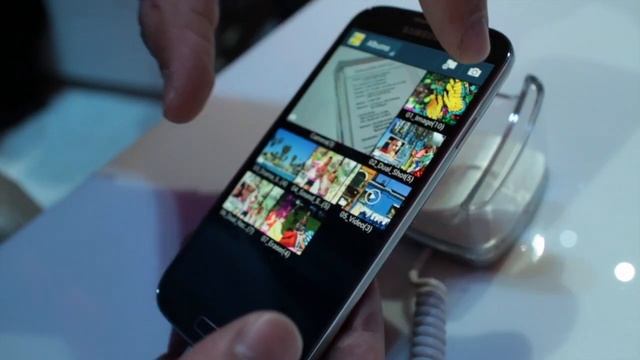 Samsung Galaxy S4 Hands-on, Samsung Unpacked Launch смотреть онлайн