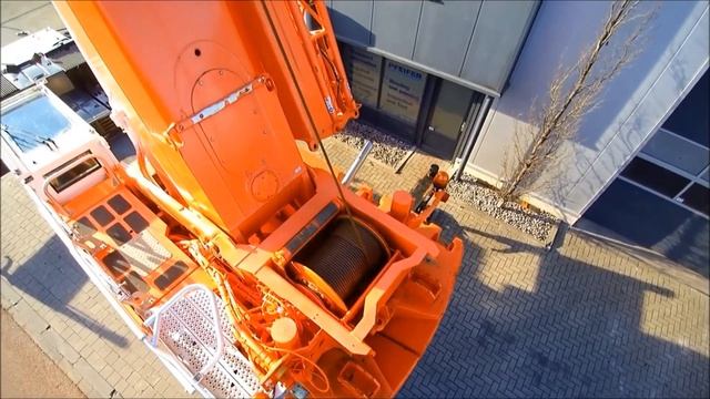 Автокран Liebherr Ltm 1100 грузоподъемностью 100 тонн.