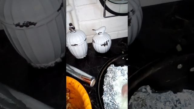 Убедитесь сами! фольга не прилипает! Куриная голень в духовке. смотреть онлайн