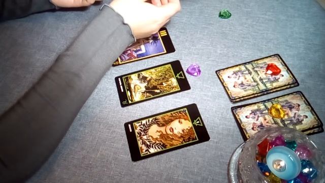 Почему молчит? Конец отношениям? Чего добивается? ТАРО. ГАДАНИЕ ОНЛАЙН. смотреть онлайн