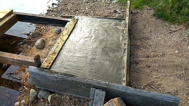 Прочные мостки на даче. Своими руками. смотреть онлайн