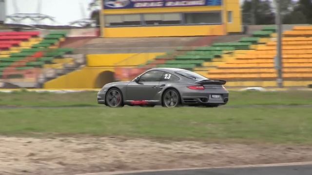 Porsche 911 Turbo Mk.2 - Downshifts and Accelerations смотреть онлайн