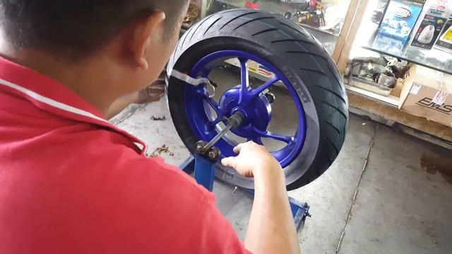 Yamaha NVX 155-Pirelli Diablo Rosso III смотреть онлайн